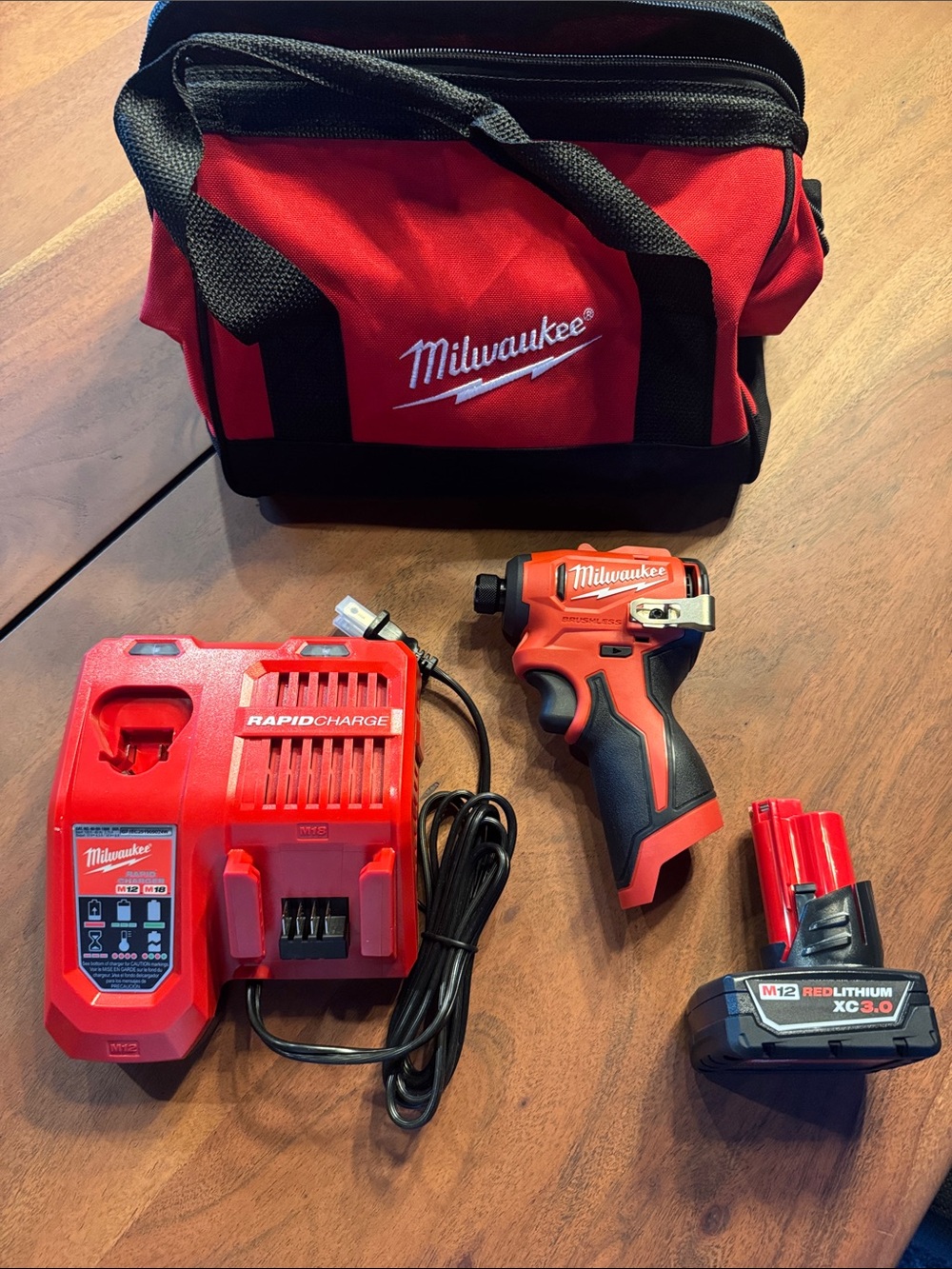 Milwaukee M12 Impact Driver Kit 3450-20 XC 3.0 Battery Rapid Charger - out of bx